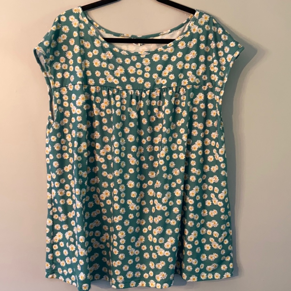 Suzanne Betro flowy top.